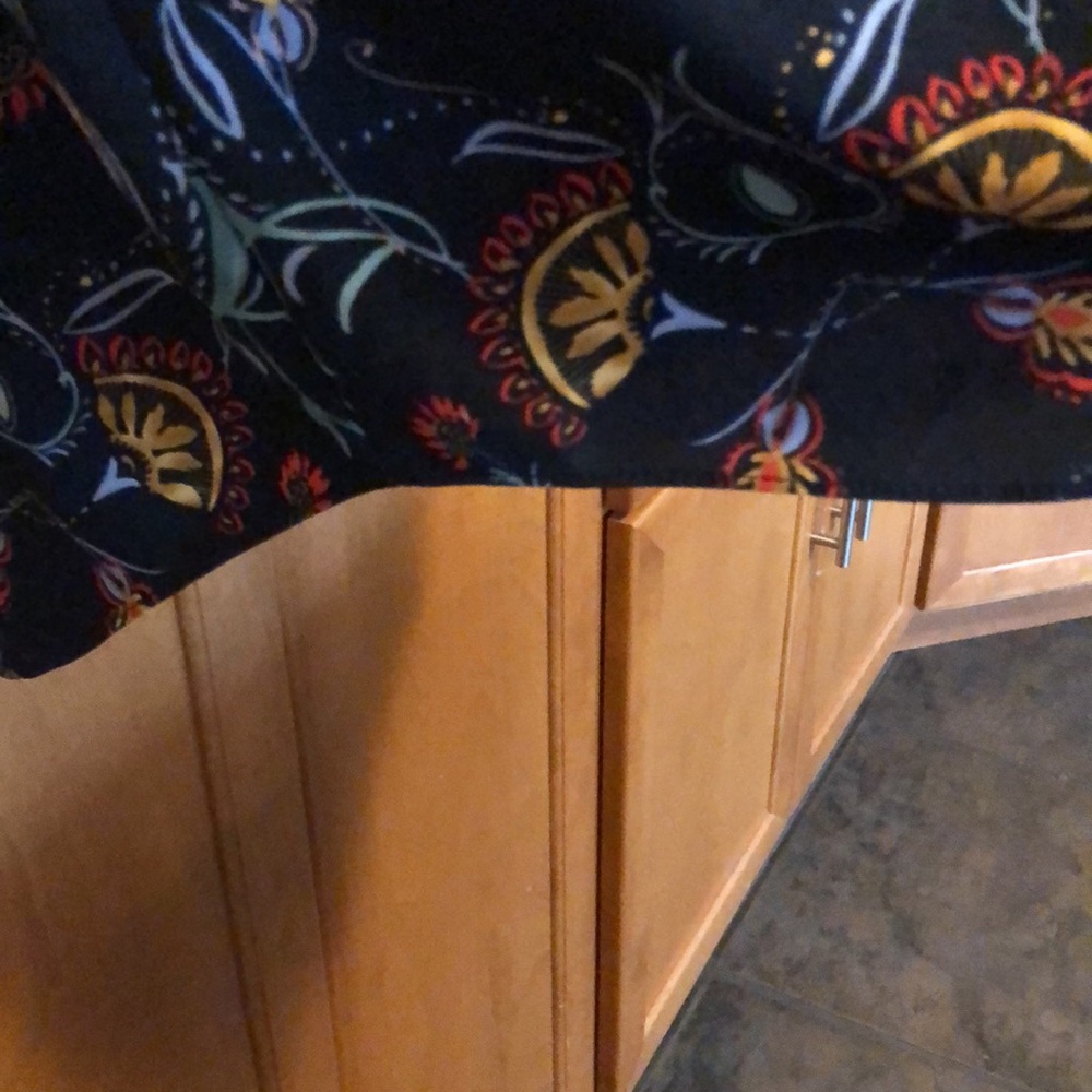 Cabi Legend Black Floral Blouse - Picture 2 of 5